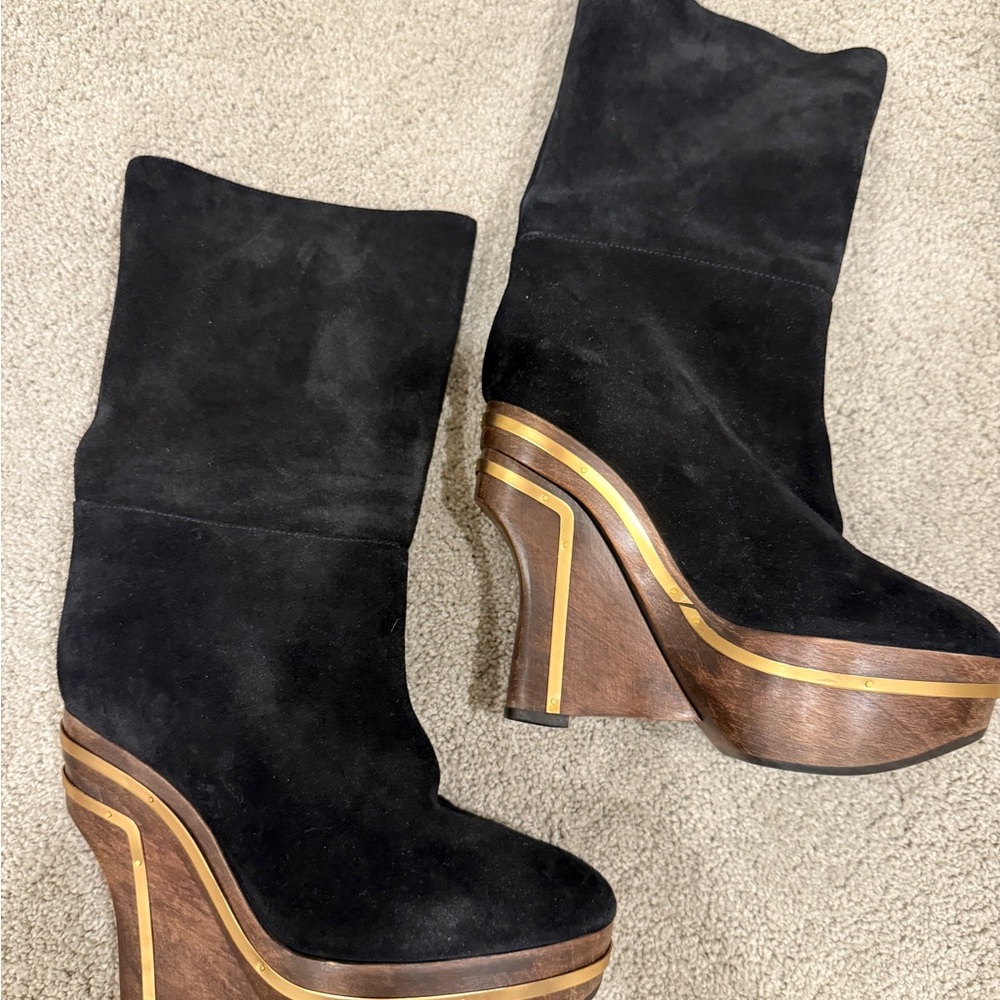 Chic Black Suede Wedge Boots